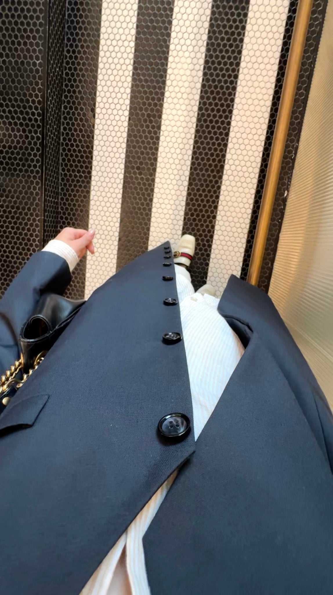 RTW V NECKLINE BLAZER