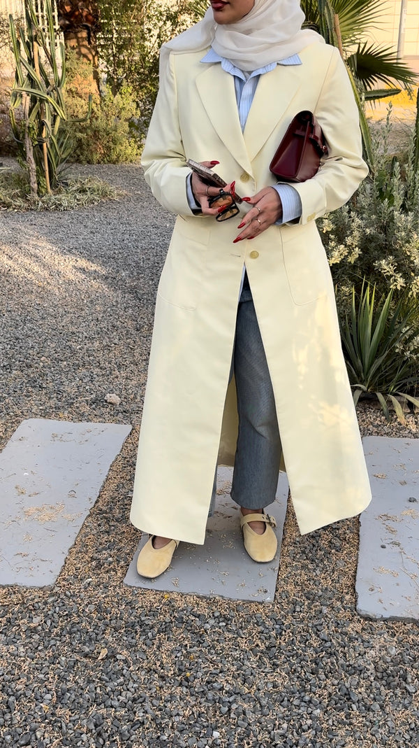 TAILORED CLEAN-CUT BLAZER