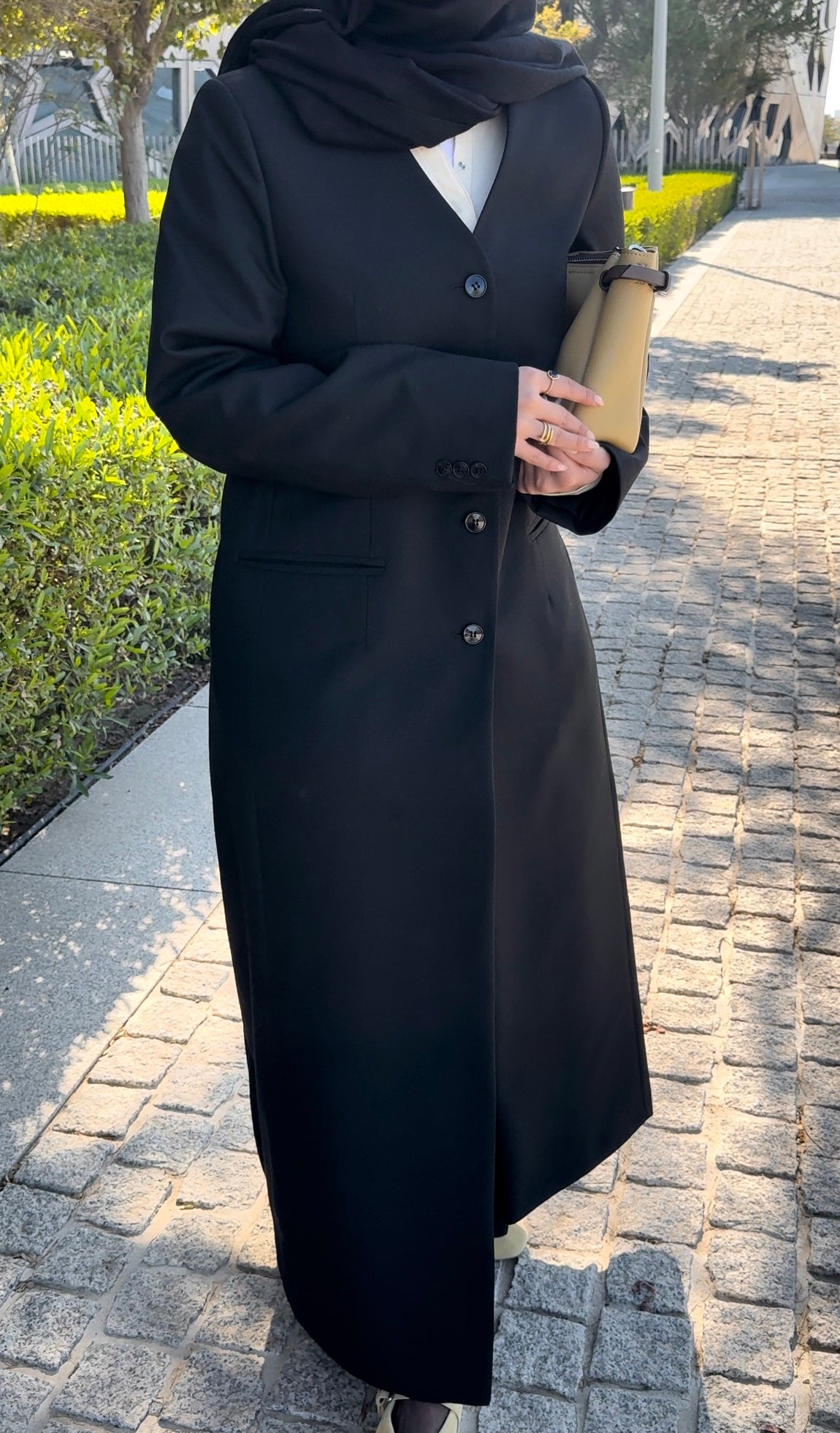 RTW V NECK BUTTON FRONT BLAZER