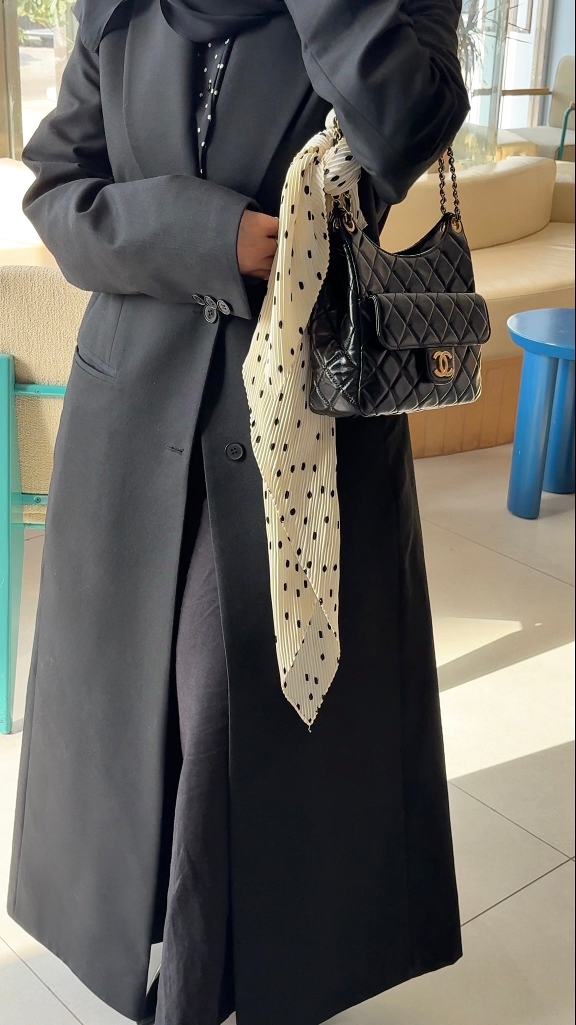 CLASSIC HOURGLASS-SHAPE BLAZER