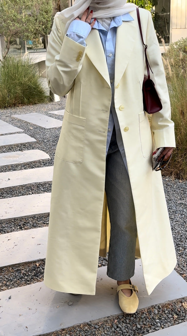 TAILORED CLEAN-CUT BLAZER