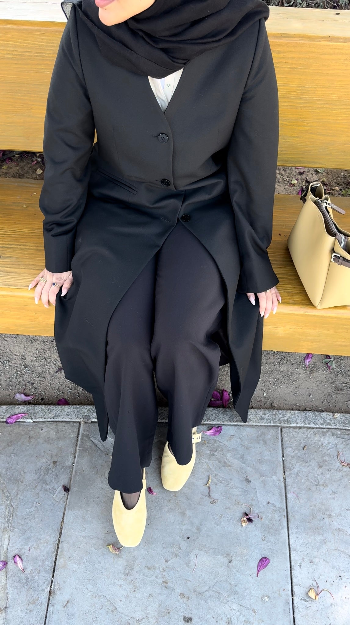 V NECK BUTTON FRONT BLAZER
